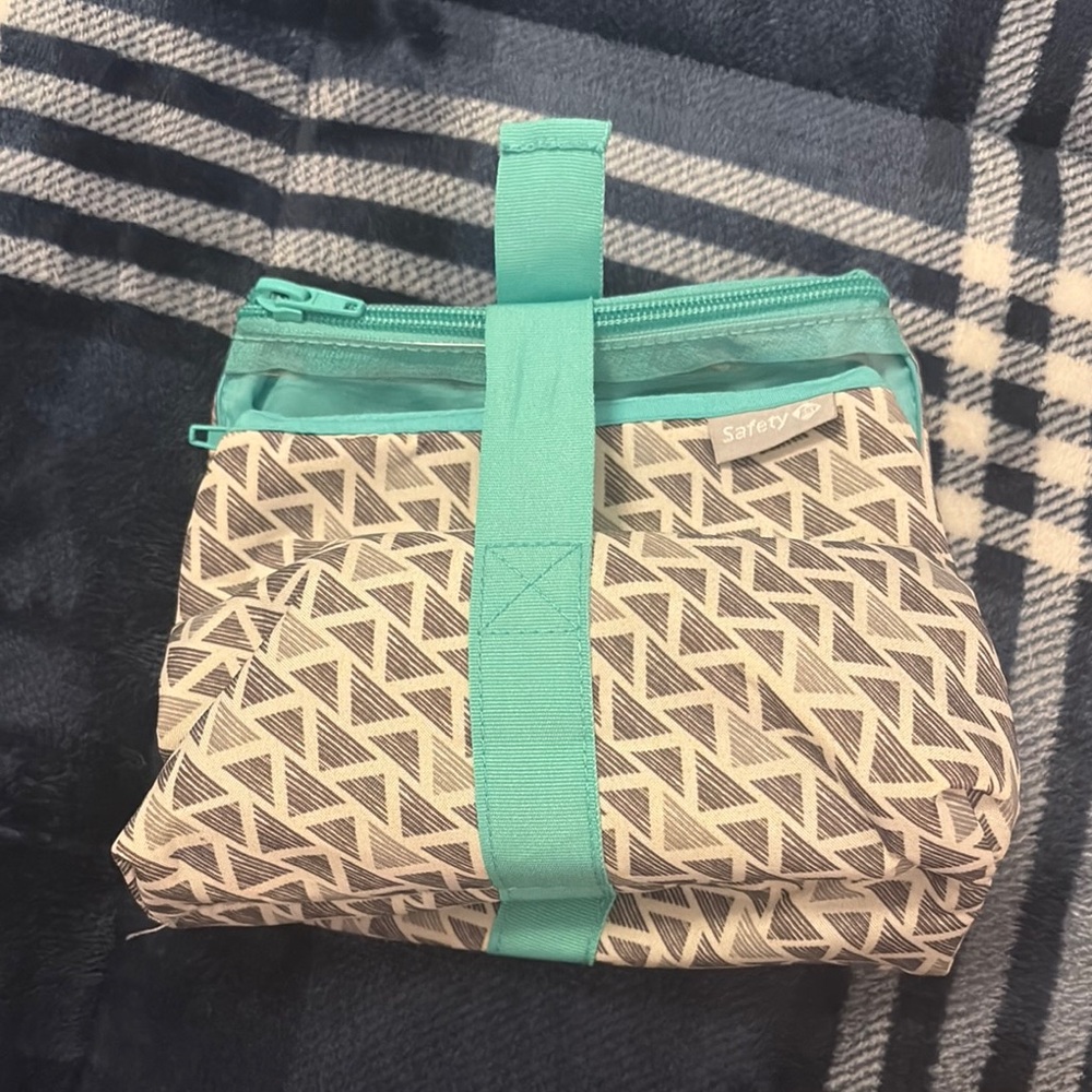 Safety 1st Teal and Beige Newborn Bag
